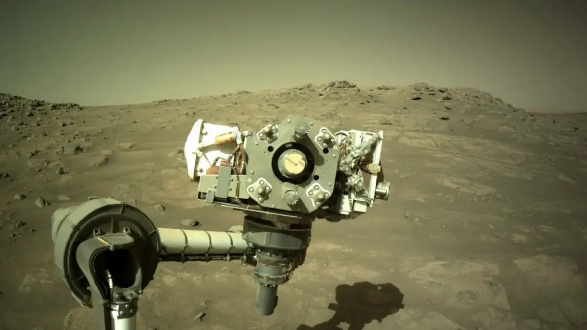 Un rover de la NASA traverse l'ancienne rivière de Mars et prend une vue imprenable