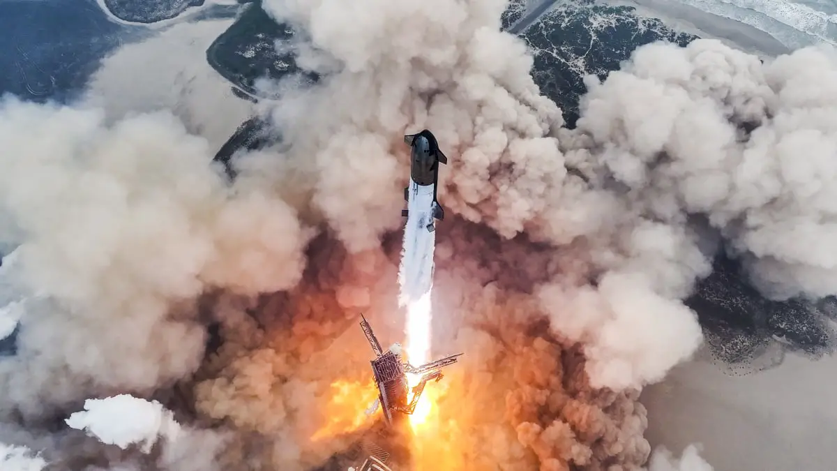 Regardez le booster Starship de SpaceX réussir son amerrissage pour la première fois