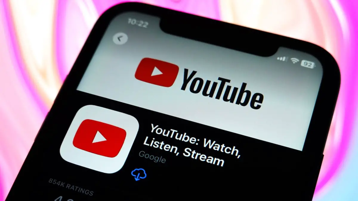 YouTube serait en pourparlers avec de grands labels pour des accords de musique AI