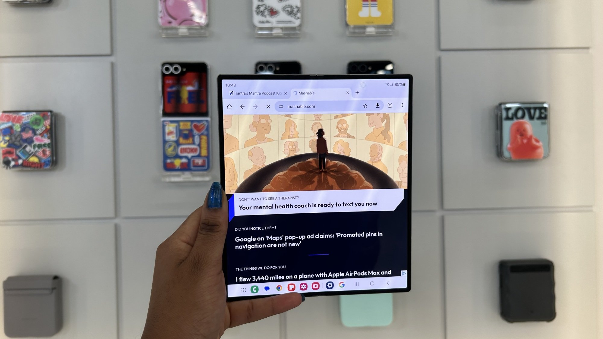 le Samsung Galaxy Z Fold 6 est maintenu