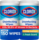 un paquet de deux lingettes désinfectantes Clorox