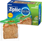 une boîte de sacs ziploc avec un sandwich devant