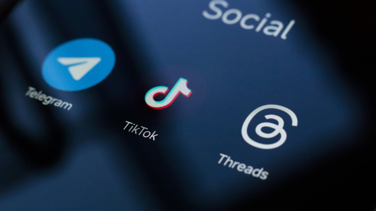 Les acteurs malveillants de TikTok utilisent l'IA pour produire de la désinformation politique, selon un nouveau rapport