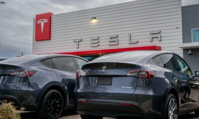 Tesla rappelle 1,8 million de voitures en raison d'un problème de capot