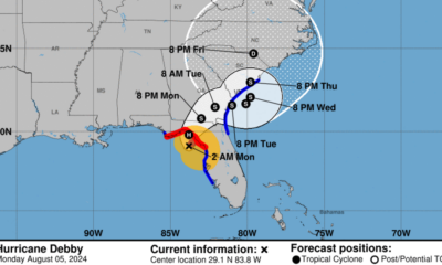 La trajectoire de l'ouragan Debby montre qu'il touche terre en Floride. Voir le chemin en ligne