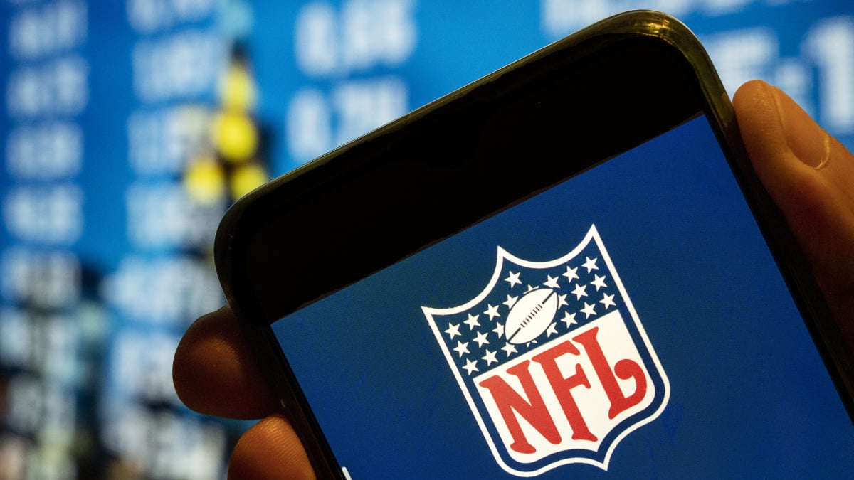 L'application Apple Sports vous fournira des mises à jour en temps réel de la NFL et du CFB sur votre iPhone et votre Apple Watch