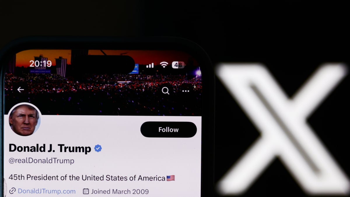 Donald Trump revient sur Twitter avec une série de messages et une publicité de campagne au libellé incohérent