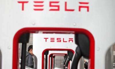 Le déploiement des Superchargers de Tesla pour les autres véhicules électriques a été extrêmement lent. Voici pourquoi.