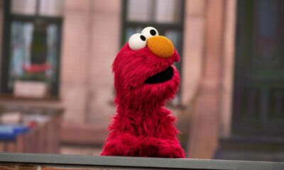 Le rendez-vous de jeu d'Elmo avec Mme Rachel fait le buzz sur Internet