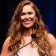 Ronda Rousey s'excuse enfin pour son passé de Truther avec Sandy Hook après avoir été critiquée sur Reddit