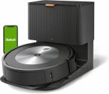 Aspirateur robot iRobot Roomba j7 sur station d'accueil à vidage automatique et smartphone avec écran du logo iRobot vert