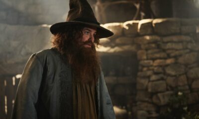 L'introduction de Tom Bombadil dans « Les Anneaux de Pouvoir » est tirée directement de « La Communauté de l'Anneau »