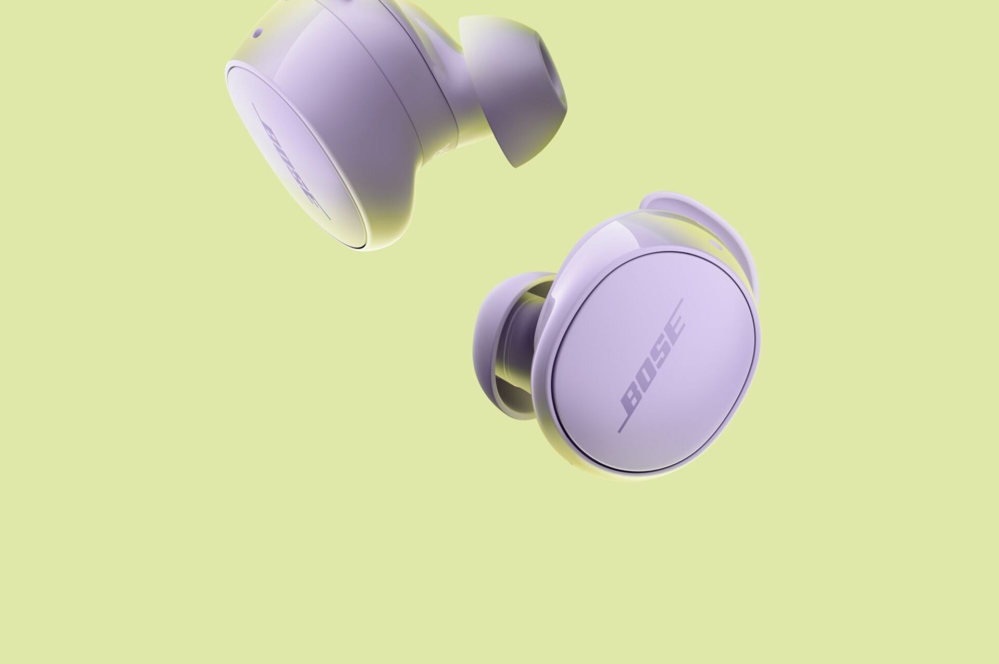 Une paire d'écouteurs Bose QuietComfort en Chilled Lilac.