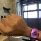 L'Apple Watch Series 10 est dotée de nouveaux haut-parleurs qui diffusent de la musique, j'ai donc dansé sous la douche avec elle — les choses ne se sont pas passées comme prévu