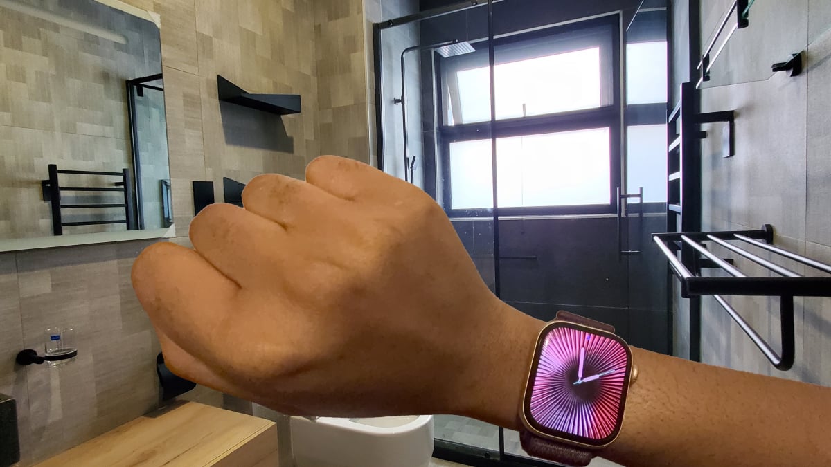 L'Apple Watch Series 10 est dotée de nouveaux haut-parleurs qui diffusent de la musique, j'ai donc dansé sous la douche avec elle — les choses ne se sont pas passées comme prévu