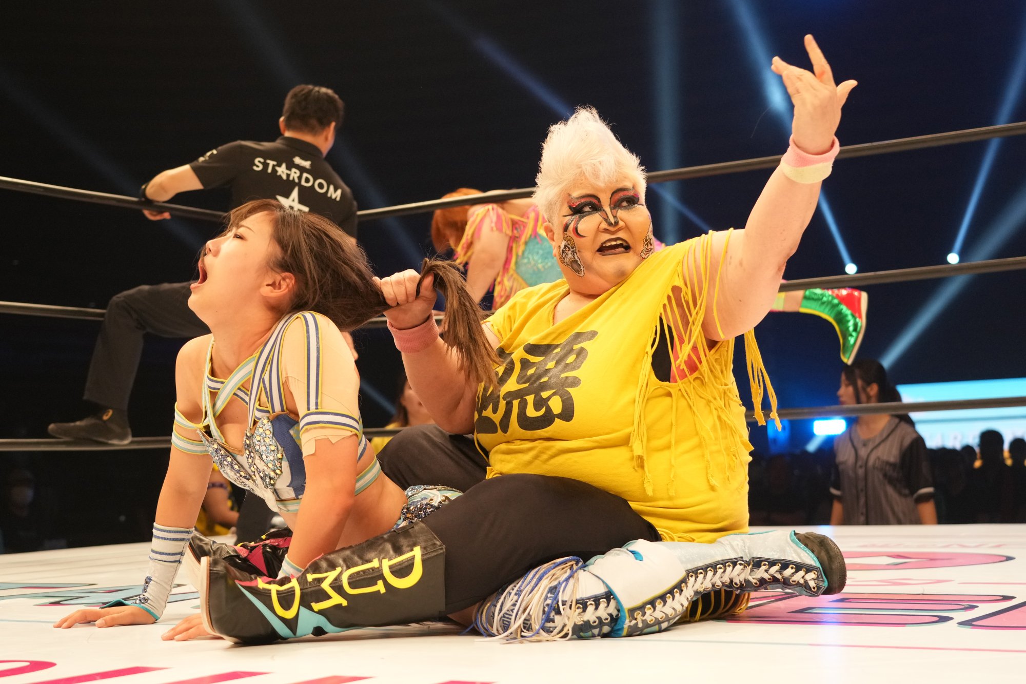 Dump Matsumoto et Miyu Amasaki s'affrontent lors du Pro-Wrestling féminin "Célébrité"