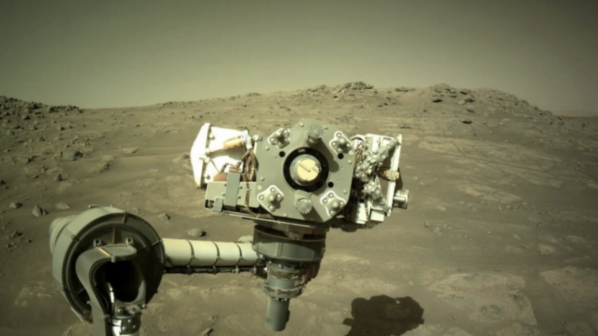 Le rover de la NASA gravit une pente intimidante et assiste à sa remarquable aventure sur Mars