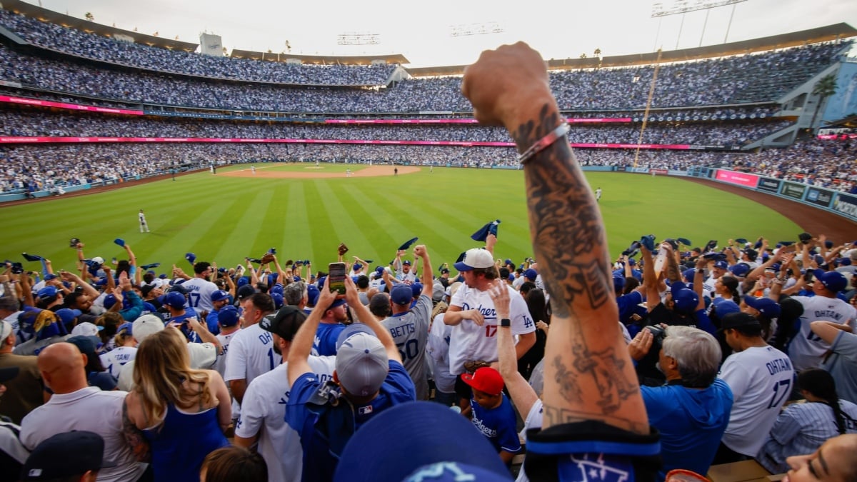 New York et Los Angeles s'affrontent en ligne sur le baseball, les transports en commun et l'IA