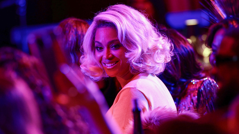 Beyoncé souriante