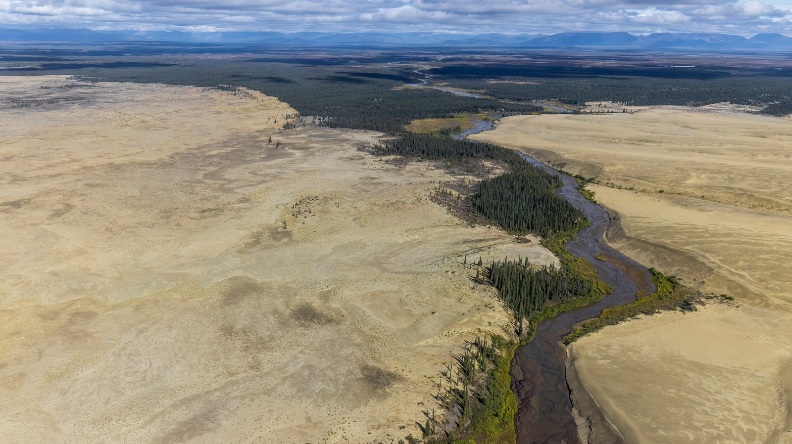 Le parc national isolé de l'Alaska, où les dunes de sable arctiques rencontrent les jours et les nuits polaires