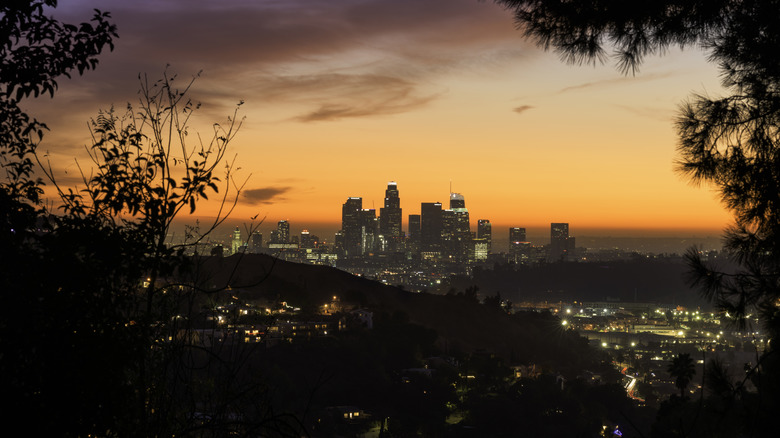 Coucher de soleil orange sur Los Angeles