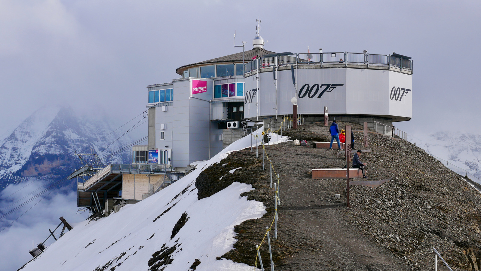 L'un des restaurants alpins les plus emblématiques de Suisse offre des vues à couper le souffle, selon Rick Steves