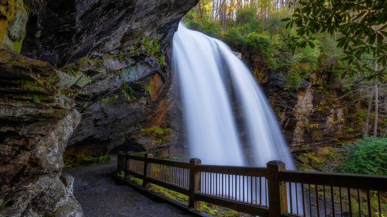 Chemin menant à Dry Falls, Caroline du Nord