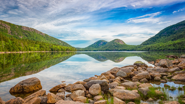 Les montagnes Bubble vues de Jordan Pond, parc national Acadia