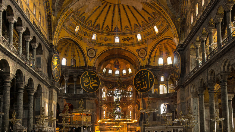 À l'intérieur de Sainte-Sophie à Istanbul