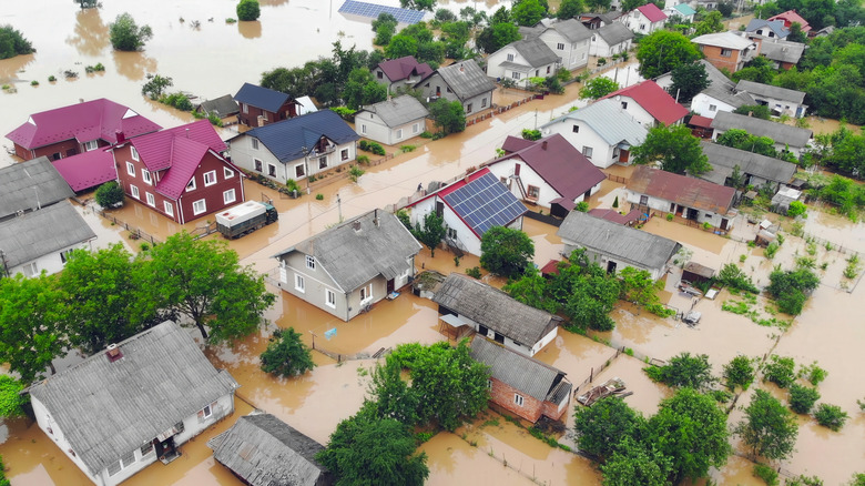 Vue aérienne d'un quartier inondé