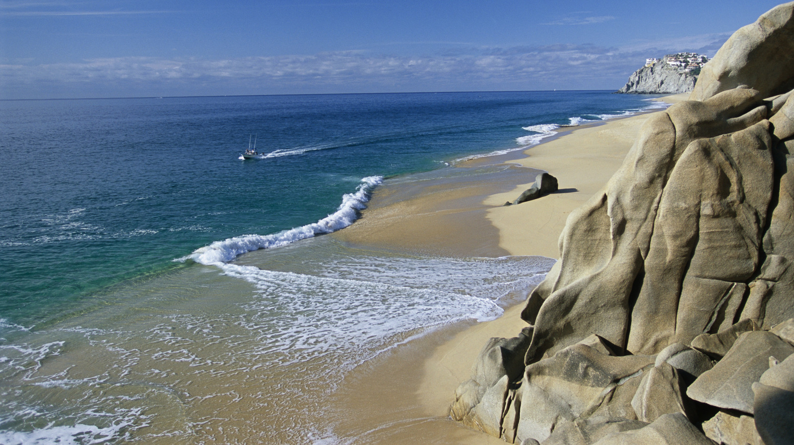 La raison dangereuse pour laquelle la baignade est interdite sur cette magnifique plage du Mexique