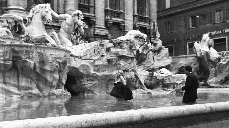 Scène de la fontaine de Trevi du film de 1960 