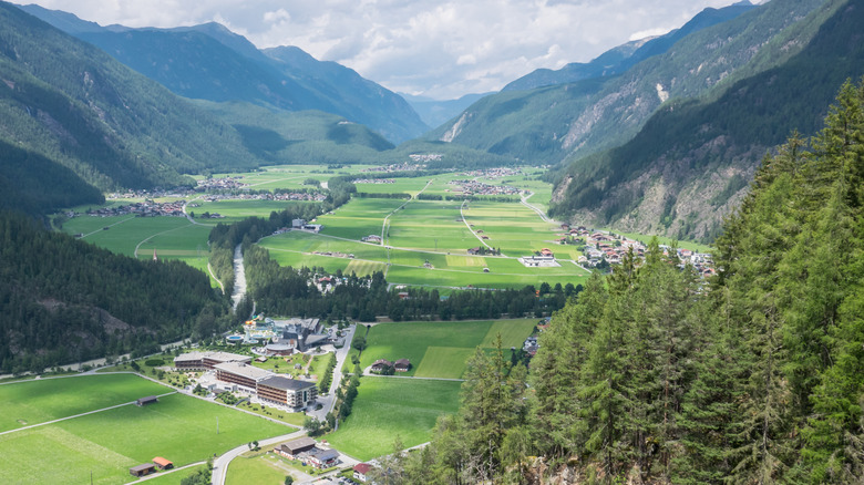 La vallée et les montagnes autour de Längenfeld, Autriche