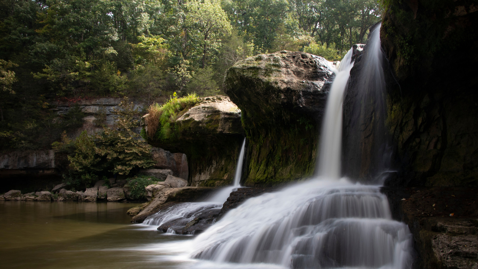 La plus grande cascade de l'Indiana se trouve dans une zone négligée où tout amateur de plein air prospérera