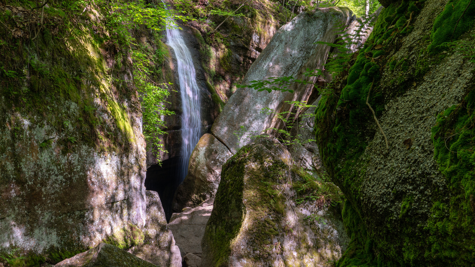 L'un des secrets les mieux gardés de l'Ohio est un parc d'État à couper le souffle qui ressemble à une mini Hocking Hills