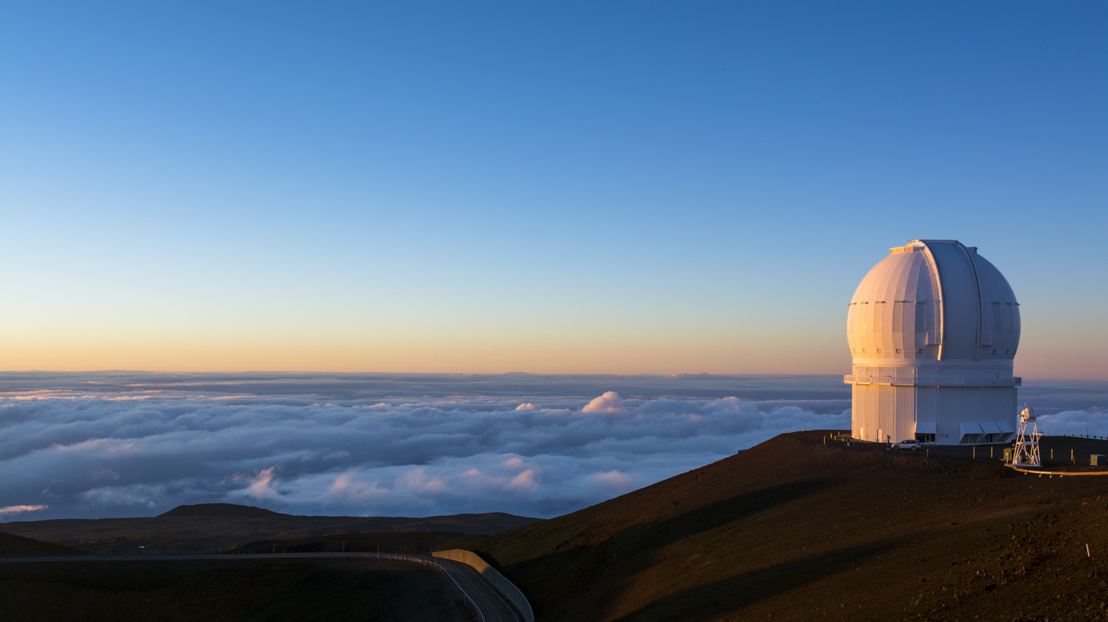 Hawaï possède le plus grand télescope à réflecteur des États-Unis, mais il n'est pas géré par qui vous pensez