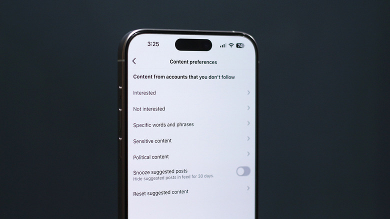 Options de préférences de contenu pour Instagram sur un iPhone