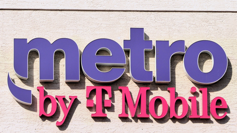 Métro par panneau T-Mobile