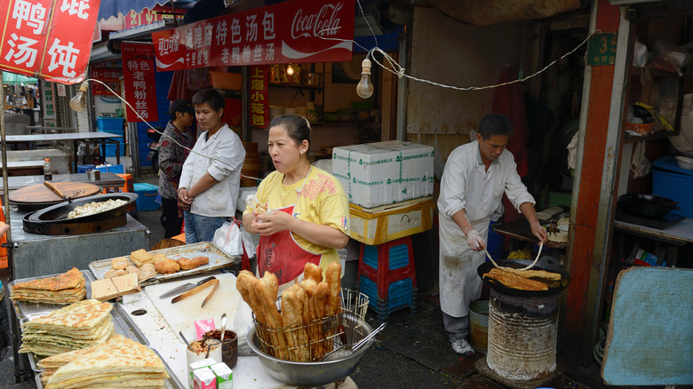 Vendeurs de petits-déjeuners matinaux à Shanghai