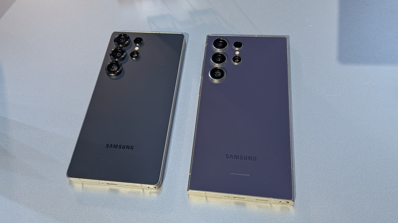 Chacun des nouveaux téléphones Galaxy S25 en détention