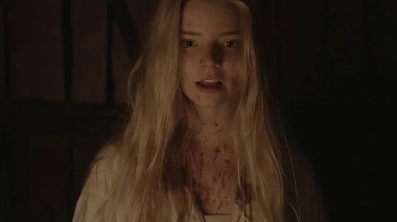 Thomasin d'Anya Taylor-Joy couvert de sang dans The Witch