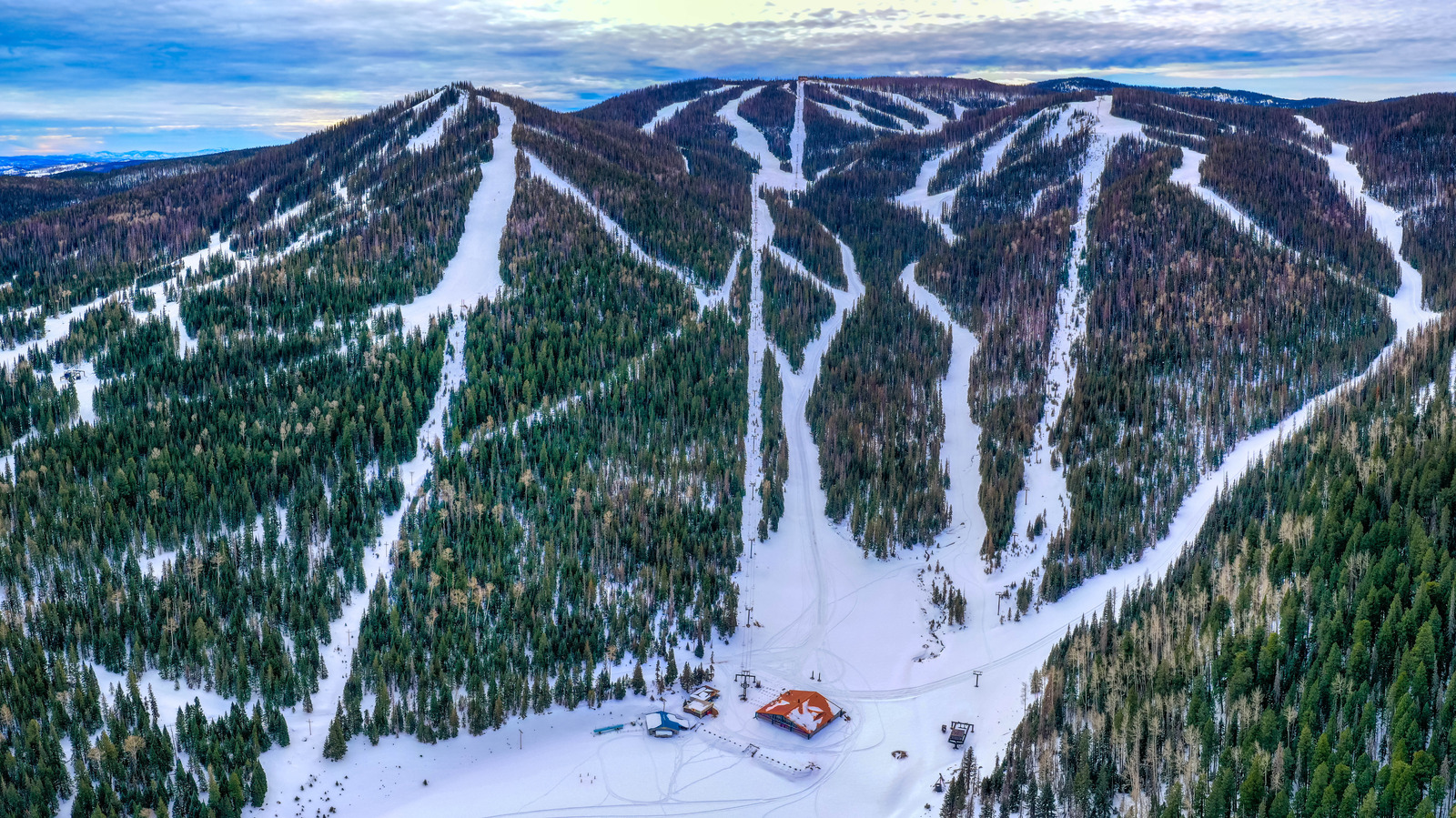 Nichée dans les montagnes se trouve une station de ski sous-estimée appelée la « Suisse de l'Arizona »