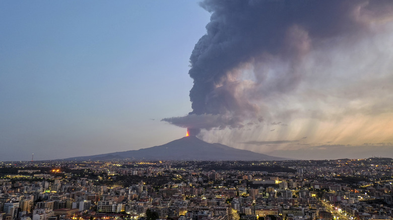 Éruption de l'ETNA MT