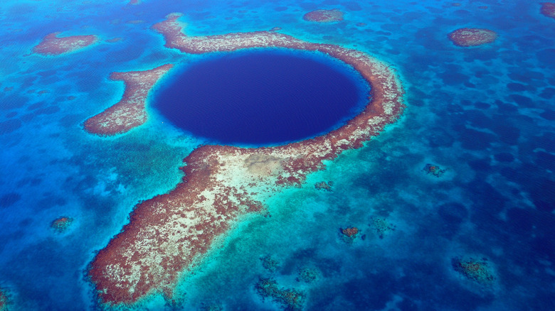 Vue aérienne du Grand Trou Bleu