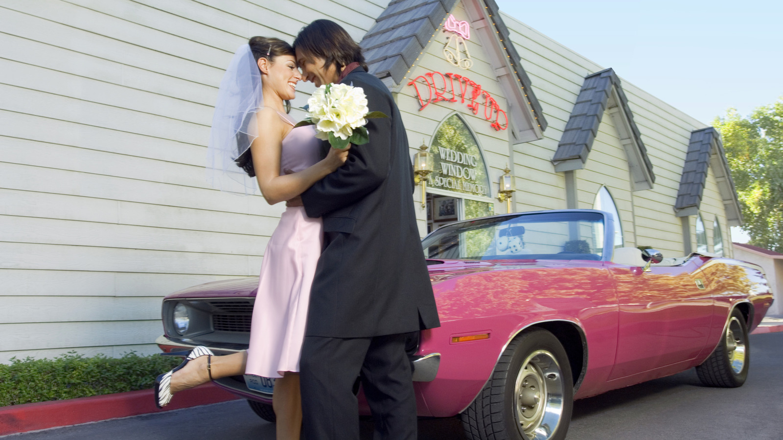 Vous faire atteler? Cet aéroport du Nevada a votre licence de mariage couverte pour la Saint-Valentin