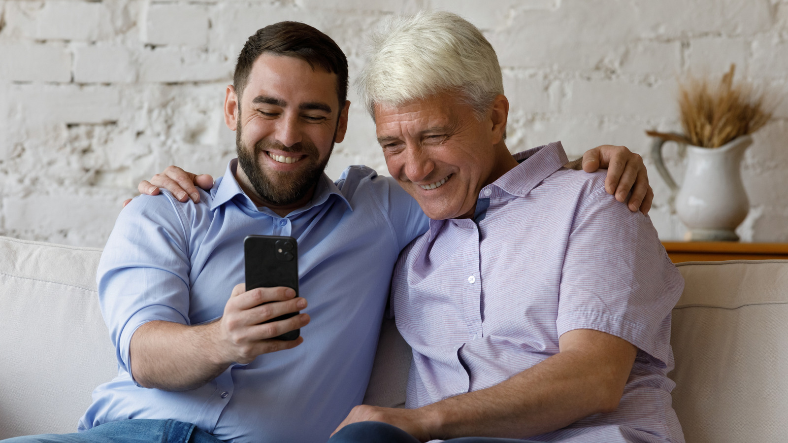 5 façons de simplifier l'iPhone pour les seniors, ce qui le rend plus convivial