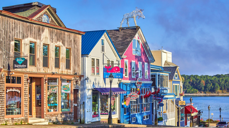 Bâtiments colorés à Bar Harbor