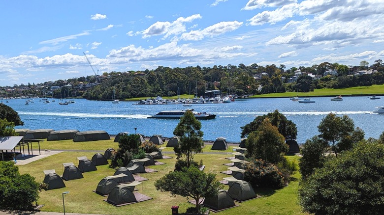 Terrain de camping sur Cacatoo Island en Australie Sydney Harbor