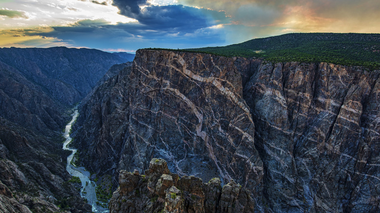 Vue aérienne de Black Canyon du parc national de Gunnison