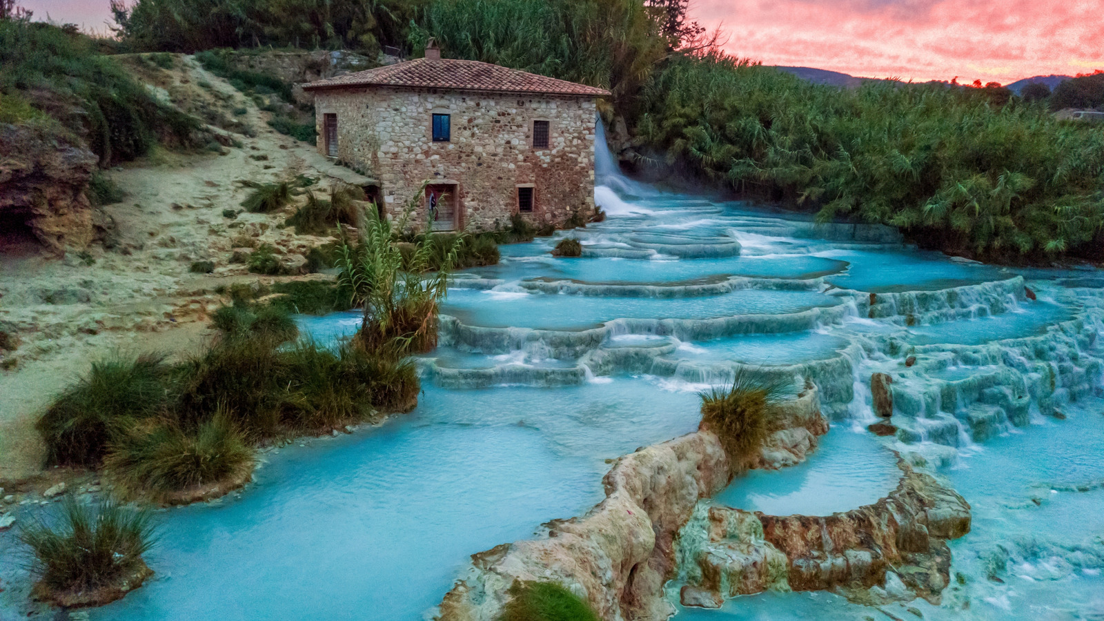 Les ressorts thermiques d'inspiration romaine de la Toscane offrent une relaxation toute l'année